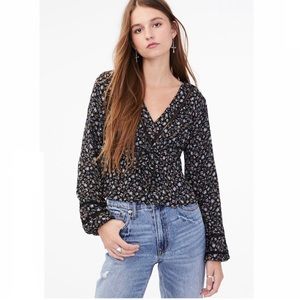 Aeropostale Tie V Neck Floral Top Size Small